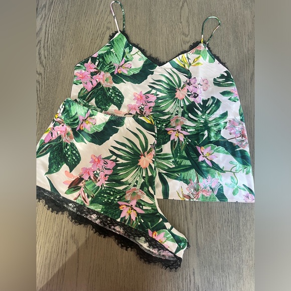 VICTORIA SECRET - Pajama Set - Picture 2 of 9